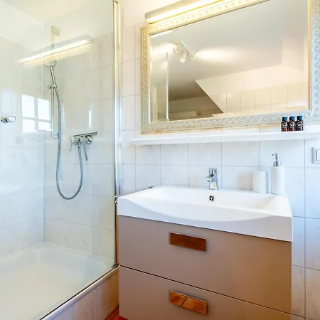 Haus Strandweg Whg 01 *